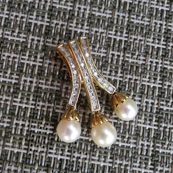 Zales Jewelry - 14kt Gold Diamonds & Pearl Pendant